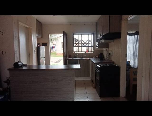 3 BEDROOM APARTMENT FOR SALE IN DAWN PARK EXT